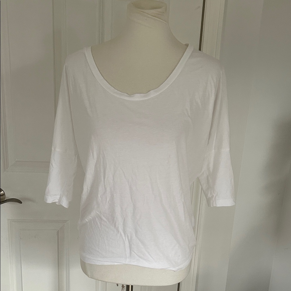 Carbon38 White Quarter Sleeve Long Tee